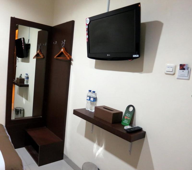 Vindhika Hotel Makassar Room photo